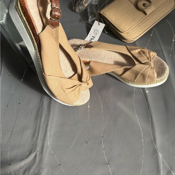 Tan Wedge Sandals with Bow Detail - Picture 1 of 1